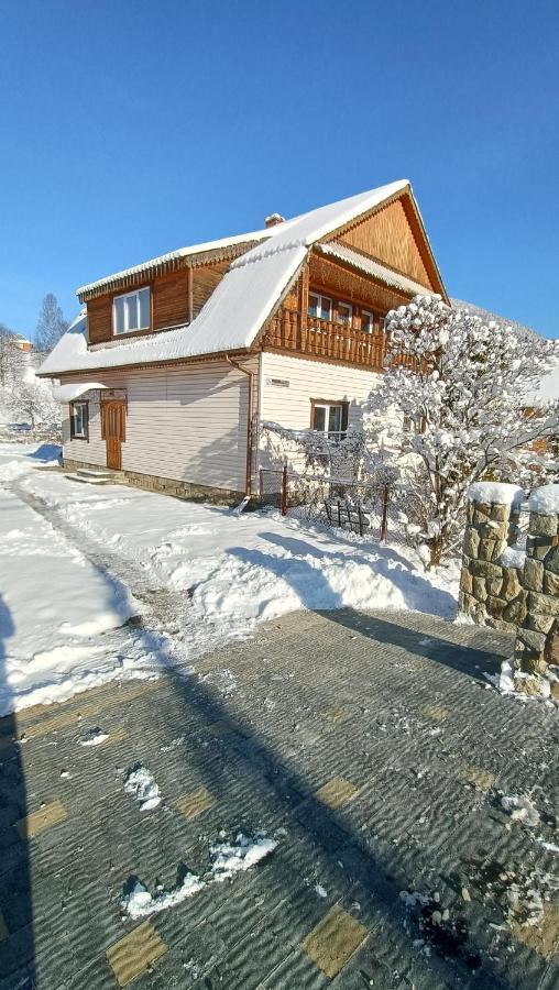 Homestay Opryshky Tatariv Exteriör bild