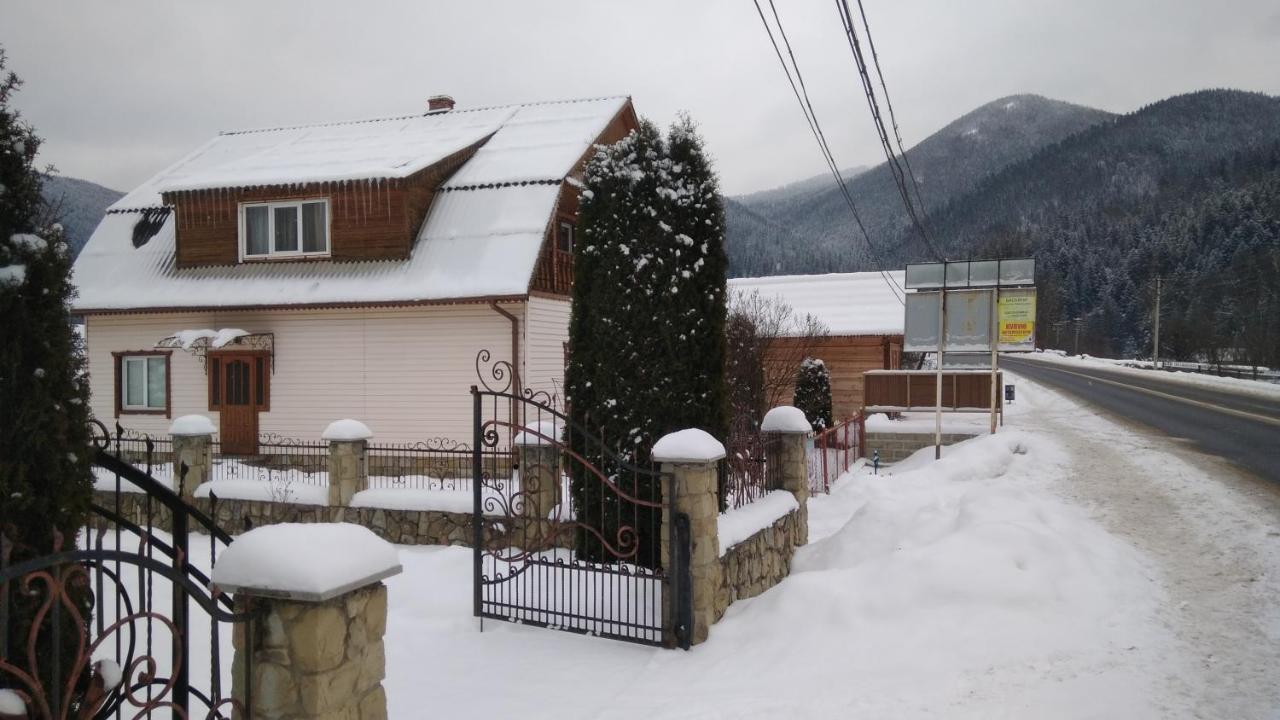 Homestay Opryshky Tatariv Exteriör bild